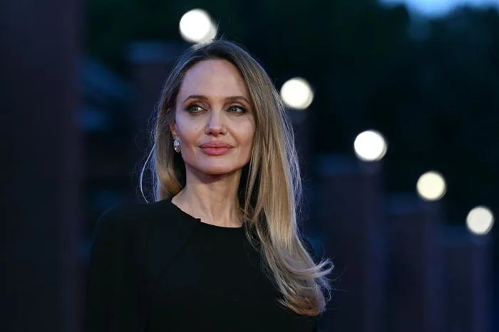 Lý do Angelina Jolie rời bỏ cuộc sống hào nhoáng ở Hollywood?