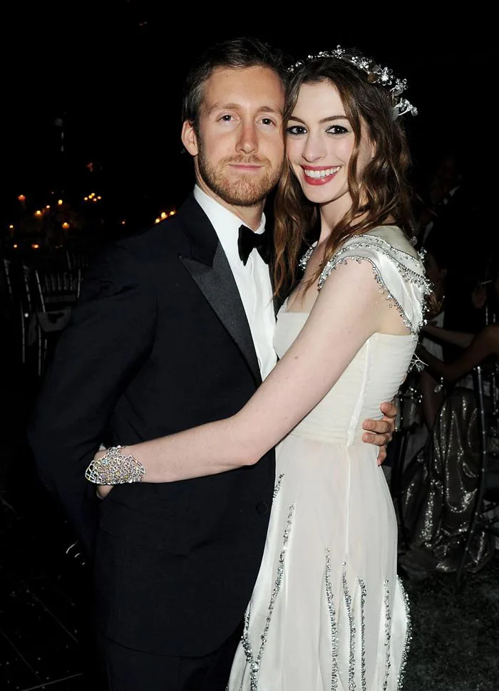 Anne Hathaway và cuộc hôn nhân cổ tích kéo dài hơn một thập kỷ
