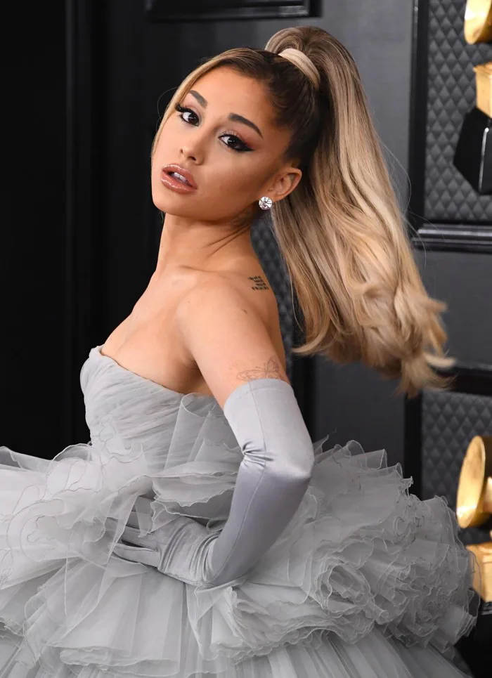 Đằng sau cơ thể gầy trơ xương của Ariana Grande