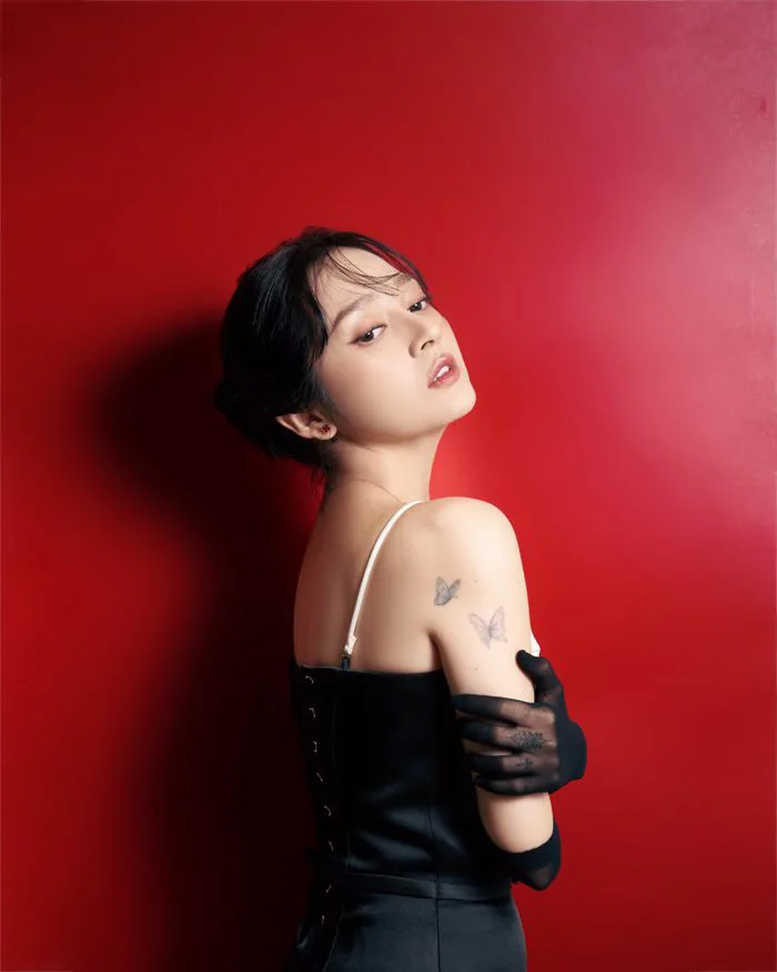 Bảo Anh khoe hình xăm, Hoà Minzy diện áo dài chụp cùng con trai cưng