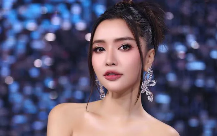 Ca sĩ bí ẩn khiến Bích Phương nói: 