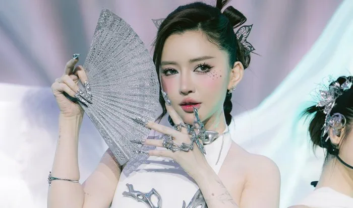Bất lợi của Bích Phương ở Em xinh say hi