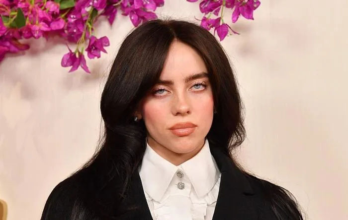 Billie Eilish kêu gọi giới tỷ phú quyên góp nhiều hơn - Báo VnExpress Giải  trí
