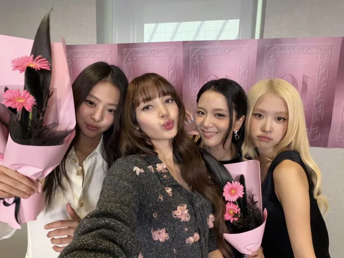 BLACKPINK diện gì trong dịp kỷ niệm 10 năm debut? | Harper's Bazaar Việt Nam