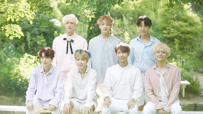 BTS thả thính Seasons Greetings 2019, được nhiếp ảnh gia khen nức mũi -  BlogAnChoi