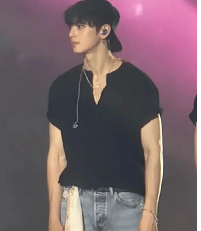 Cha Eun Woo 'gây sốt' với hình ảnh mới sau khi tăng cân