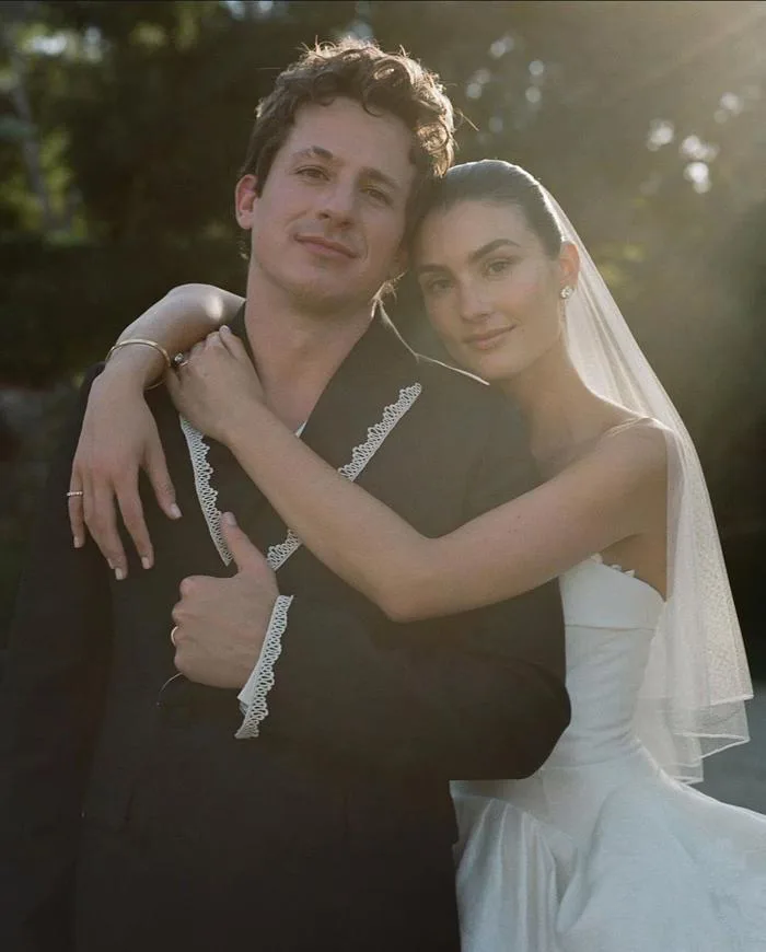 Charlie Puth kết hôn - Báo VnExpress Giải trí