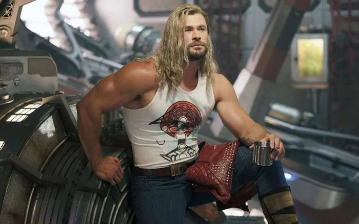 Tài tử Chris Hemsworth: Thần sấm Thor hóa robot biến hình 