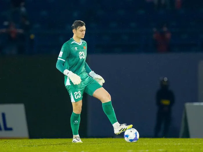 Đội tuyển Việt Nam: Văn Lâm 'đánh bại' thủ môn hay nhất AFF Cup, tại sao  không?