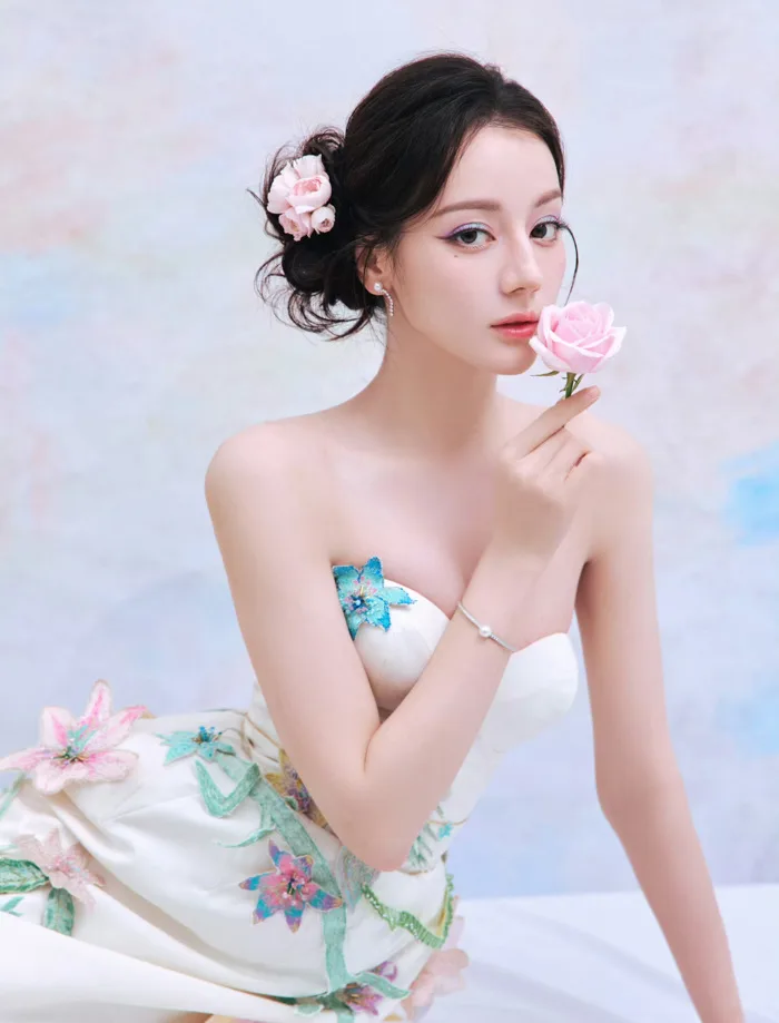 anh-dich-le-nhiet-ba-1