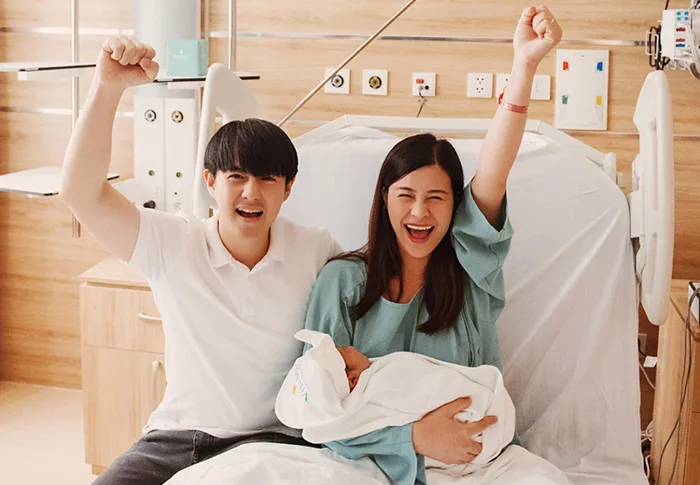 Khen ảnh chụp gia đình Đông nhi, Dương Khắc Linh còn tranh thủ vào nhận sui  gia cho quý tử