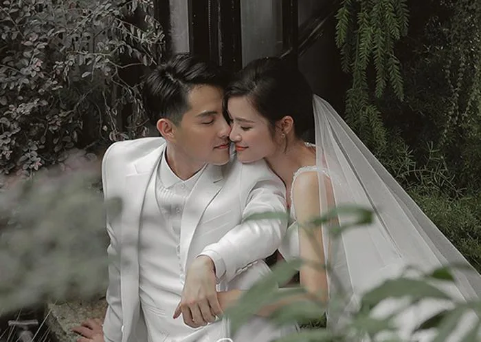 Đông Nhi - Ông Cao Thắng khoe ảnh cưới ngọt ngào | Báo Dân trí