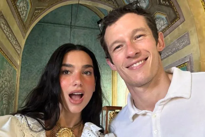 Đám cưới 1,5 triệu Euro tại Ý của Dua Lipa và Callum Turner bị phàn nàn