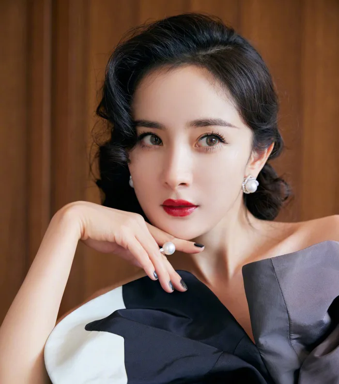 Dương Mịch: Mỹ nhân sở hữu hơn 13 nghìn tỷ đồng chỉ thấy an toàn khi có  nhiều tiền