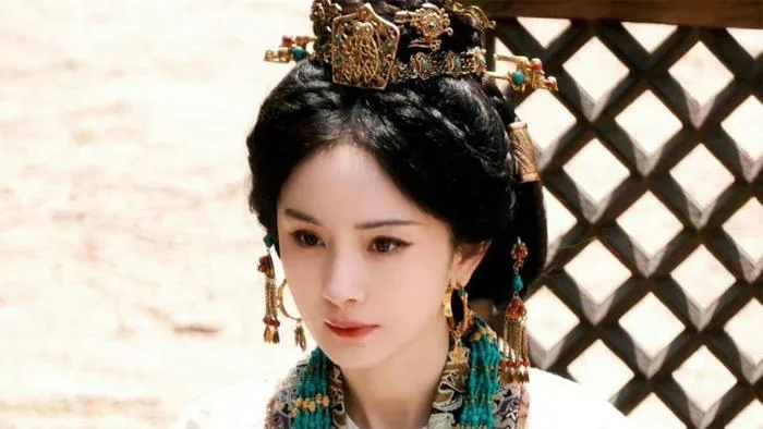 Diện mạo mới tuyệt đẹp của Dương Mịch trong phim “Giang sơn Đại Thông” gây  “sốt”