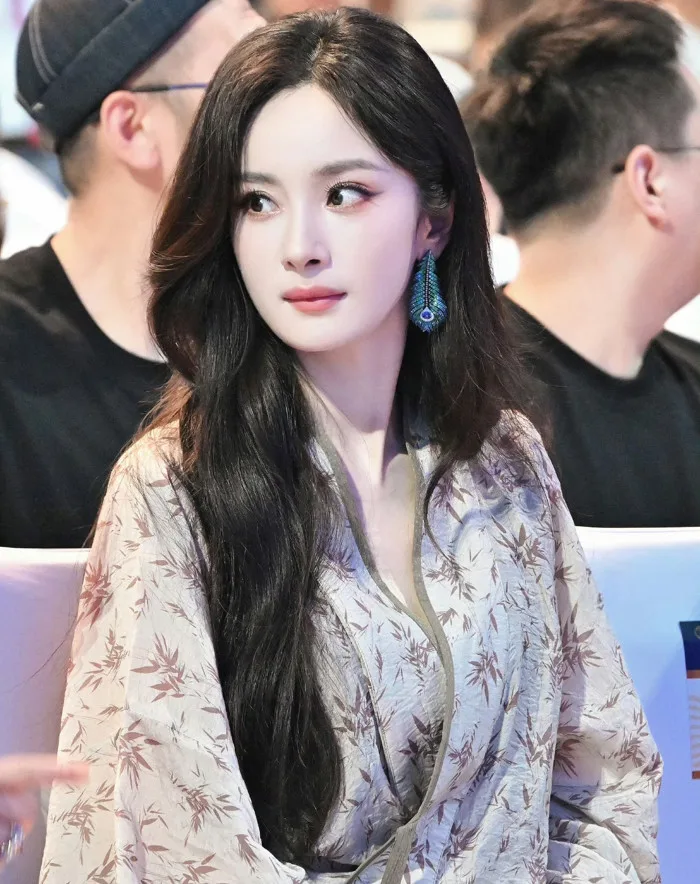 Dương Mịch là 