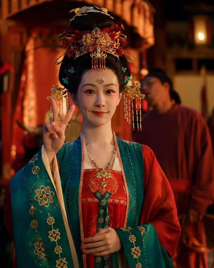 Yang Zi changes her image like Zhao Liying