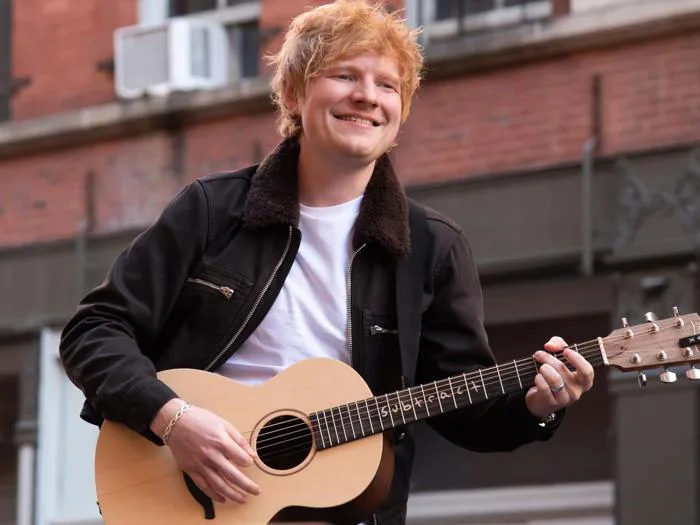 Ed Sheeran và fan ăn mừng thắng kiện trên đường phố New York - Tuổi Trẻ  Online
