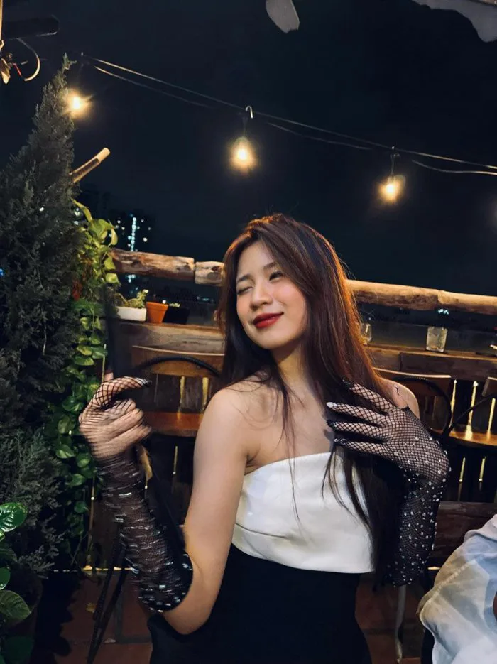 Con gái 2k5 của Lưu Thiên Hương đi học vẫn đủng đỉnh tập gym, diện bikini  khoe đường cong chuẩn hotgirl