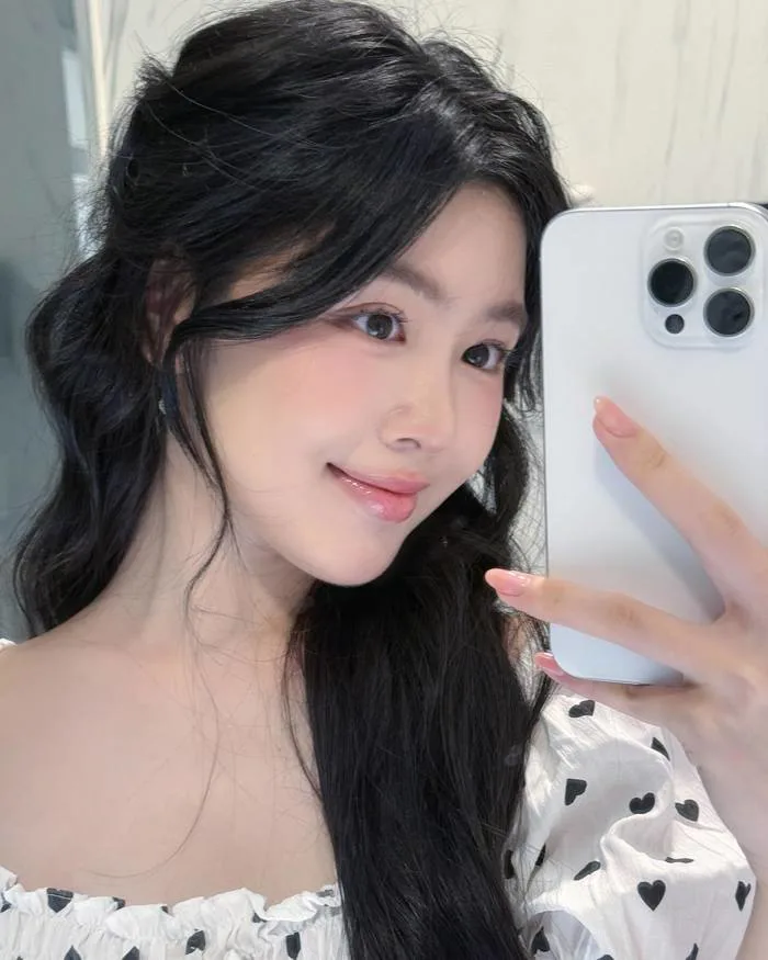 Lọ Lem suýt mất hạng bởi gái xinh 2k5 đang hot