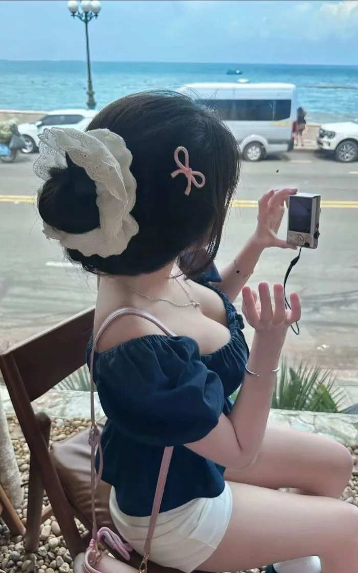 Ảnh gái xinh 2k7 – Bộ sưu tập hình ảnh cute, che mặt và đeo kính