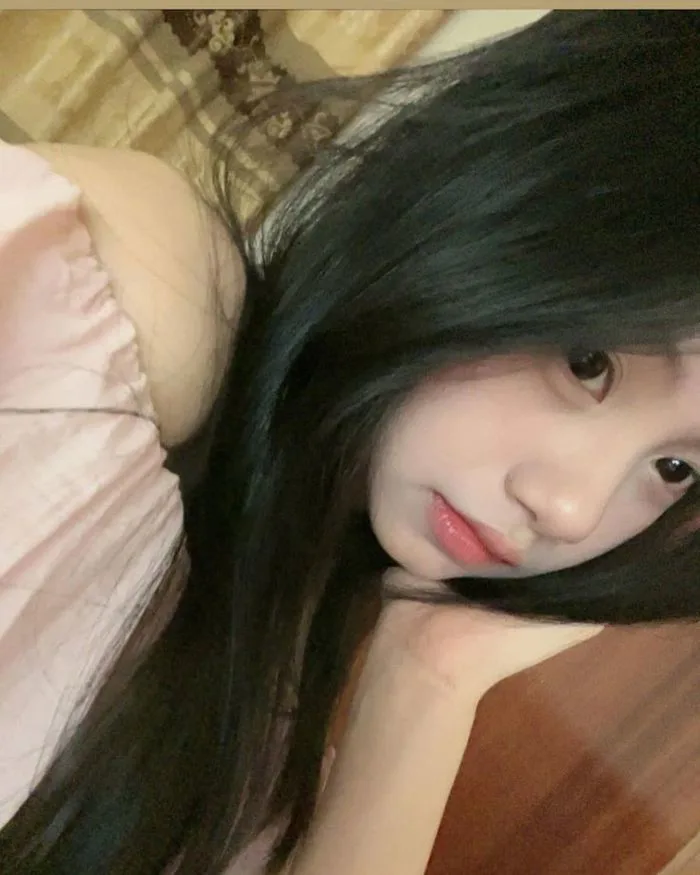 Ảnh gái xinh 2k7 – Bộ sưu tập hình ảnh cute, che mặt và đeo kính