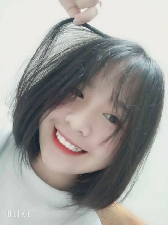 Ảnh Gái Xinh Tóc Ngắn Che Mặt Dễ Thương, Ngầu Cool