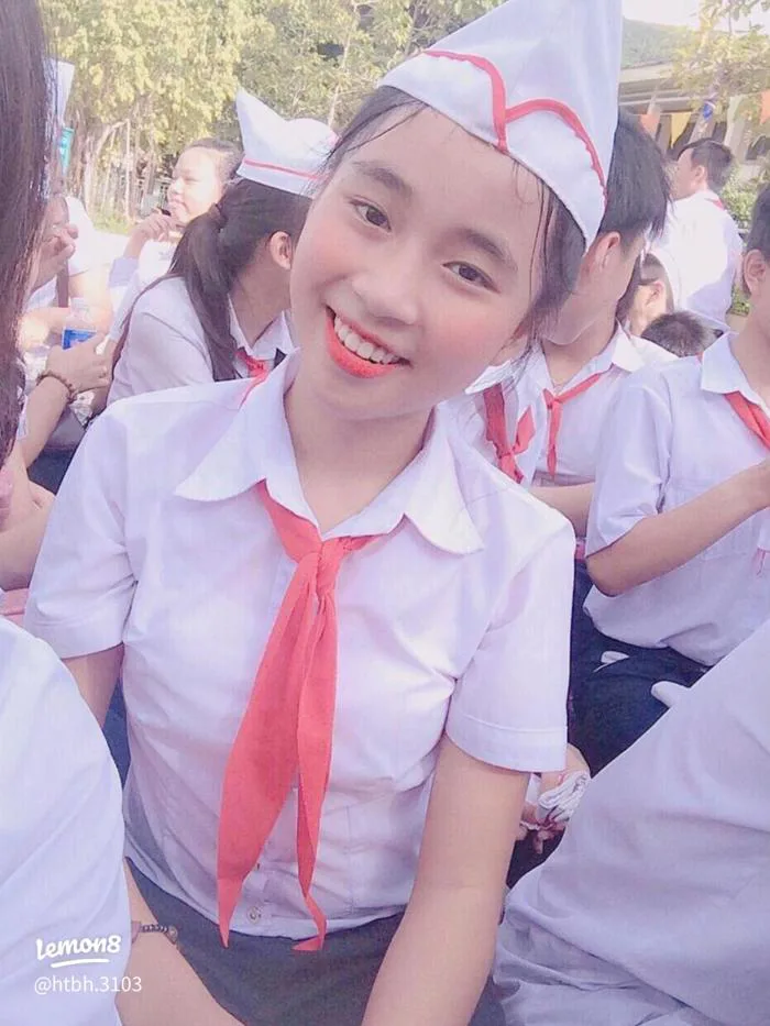 Meme nhìn gái, meme bóp cổ và loạt siêu phẩm 2k8 gây sốt mạng