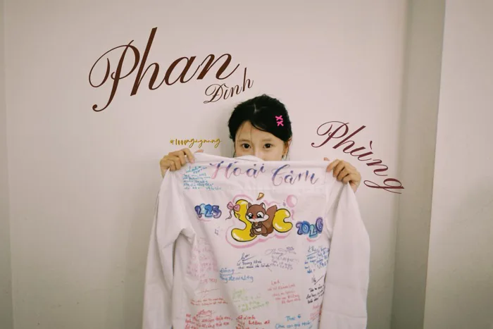 Teen 2k8 biến áo đồng phục thành cuốn lưu bút đặc biệt