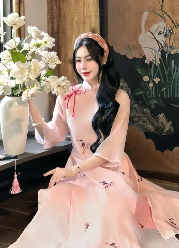 Bộ ảnh gái xinh áo dài sexy khoe dáng chuẩn cực cuốn hút