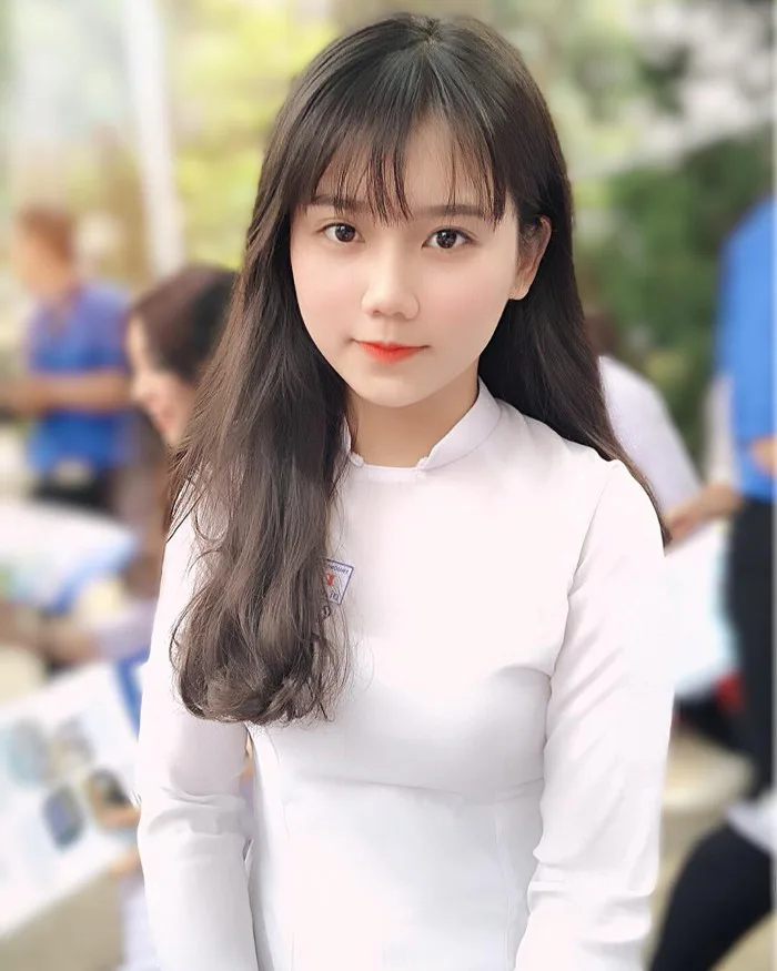 Girl xinh Bình Dương sinh năm 2001 được mệnh danh là “cực phẩm áo dài”: Áo  trắng có làm anh say nắng?