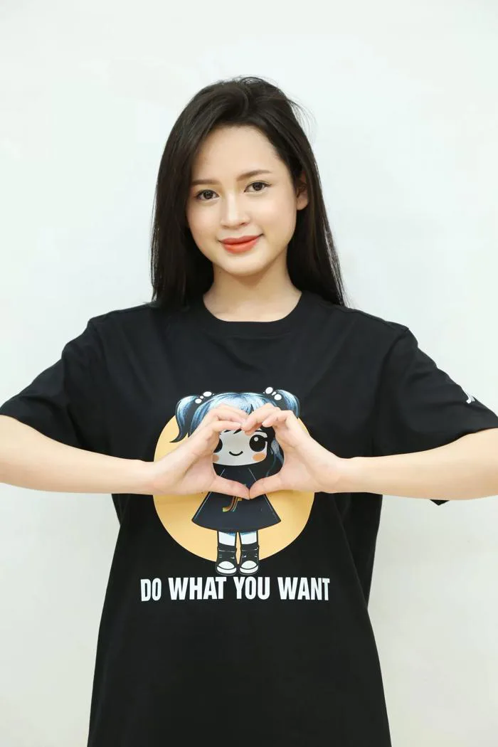 Áo Thun Unisex in Hình Bé Gái Xinh Xắn - SURE Fashion - Thời Trang Hàng Hiệu