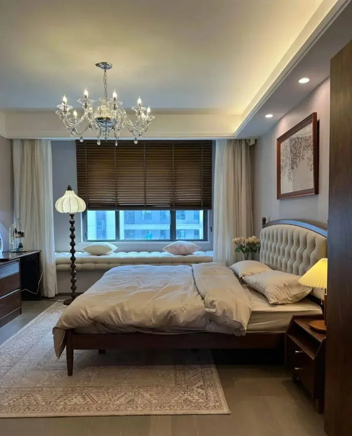 Bức ảnh cô gái bên cửa sổ gây sốt với gu decor hiện đại, tối giản