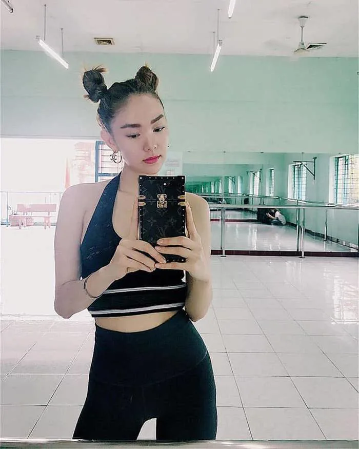 Khi sao nữ búi tóc Na Tra: Người được khen nức nở, người bị chê sến không  thương tiếc - Saostar.vn