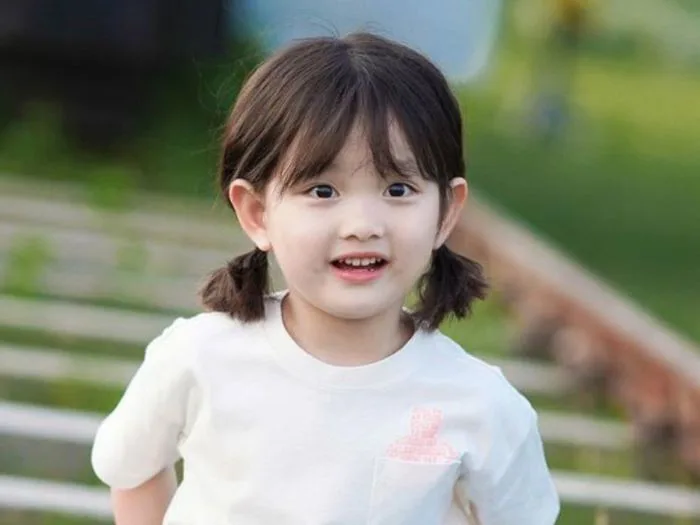 Cách Buộc Tóc Đẹp Cho Bé Gái Tóc Ngắn Xinh Xắn Và Đáng Yêu