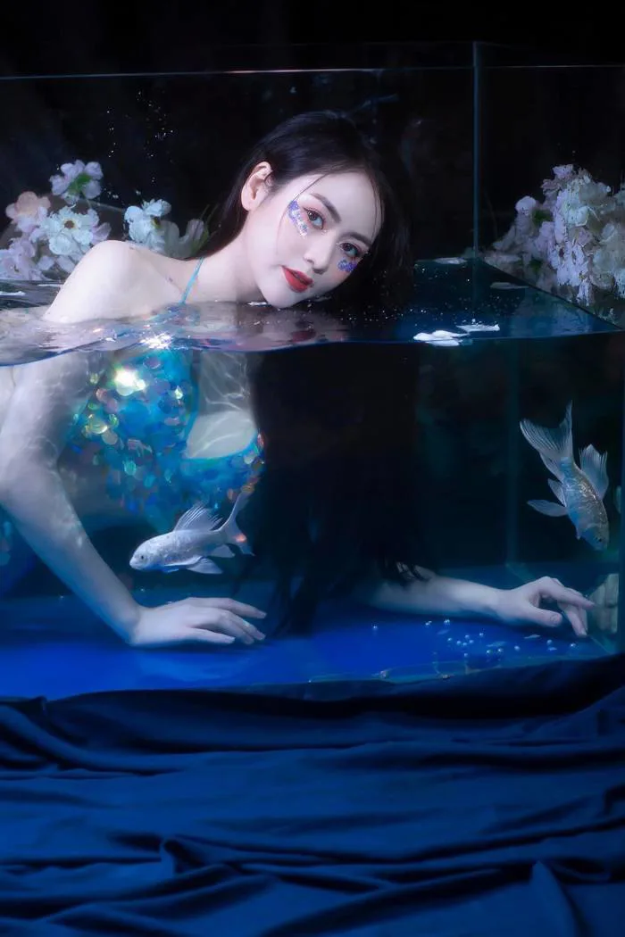 Cô gái Yên Bái ăn vận táo bạo chụp ảnh dưới nước, đẹp như nàng tiên cá