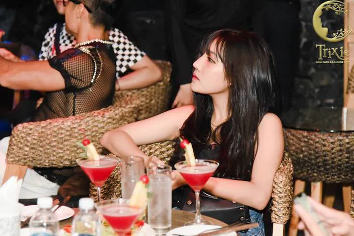Loạt ảnh chứng minh Trixie là quán cafe có nhiều gái xinh nhất Hà Nội