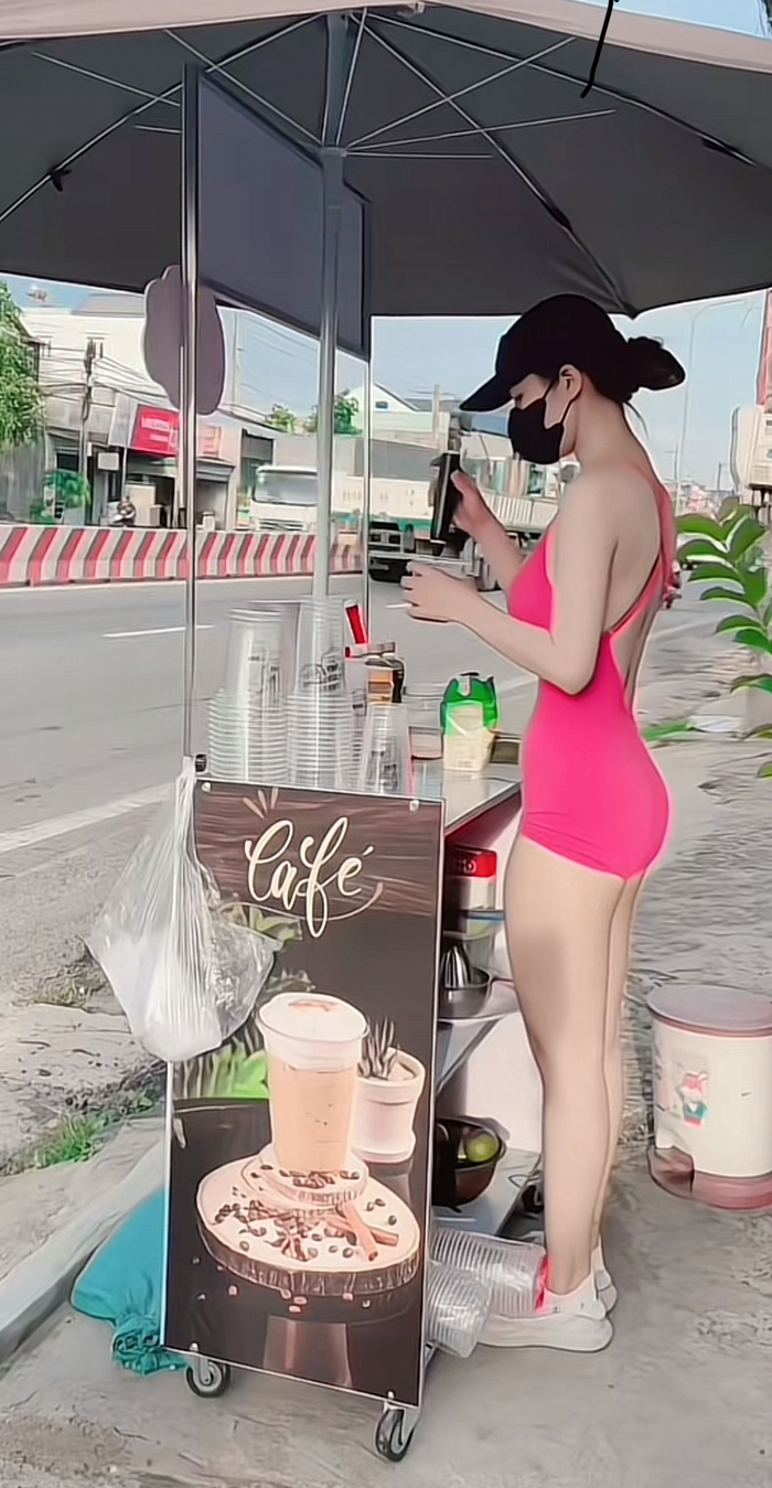 Hot girl bán cafe