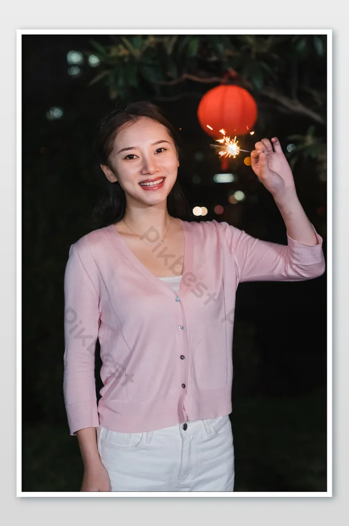 Tải miễn phí Cô Gái Trẻ Xinh đẹp Cắm Hoa Chụp ảnh đêm Giao Thừa Nhiếp Ảnh |  JPG chuyên nghiệp - Pikbest