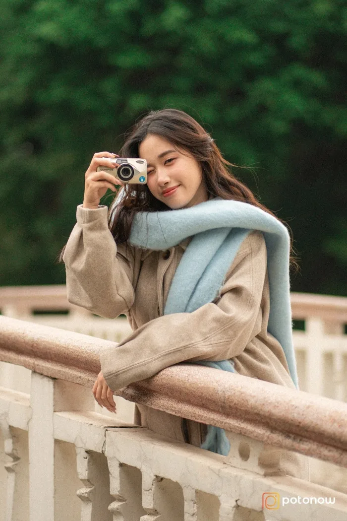 99+ cách tạo dáng chụp ảnh đứng nữ cực dễ áp dụng - Potonow Blog