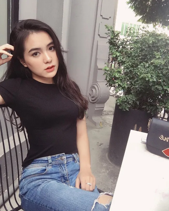 Loạt nữ sinh cấp 3 xinh đẹp và quyến rũ nổi tiếng nhất năm qua