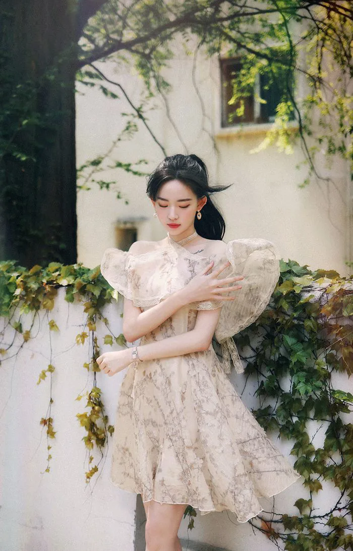 7 mẫu đầm tiểu thư đẹp ngọt ngào, sang chảnh cứ diện là xinh 'hết nút'