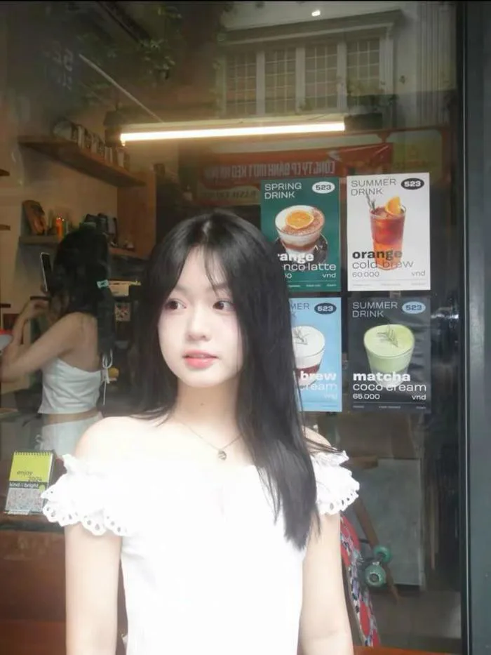 Ảnh gái xinh 2k7 – Bộ sưu tập hình ảnh cute, che mặt và đeo kính