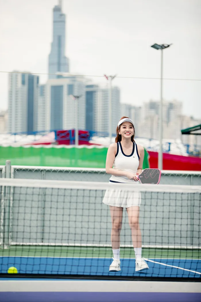 MC mặc sexy lên sân chơi Pickleball giải mã sức hút 
