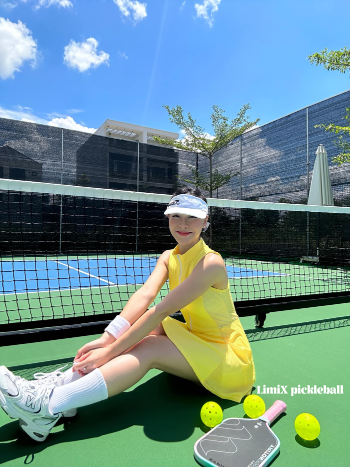 Hội gái xinh vẫn lên sân pickleball giữa bão thị phi: “Vui vẻ lên, ai mặc  gì kệ đi”