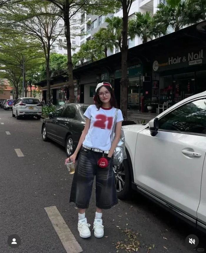 20+ Cách Tạo Dáng Chụp Ảnh Trên Đường Phố Chuẩn Fashionista