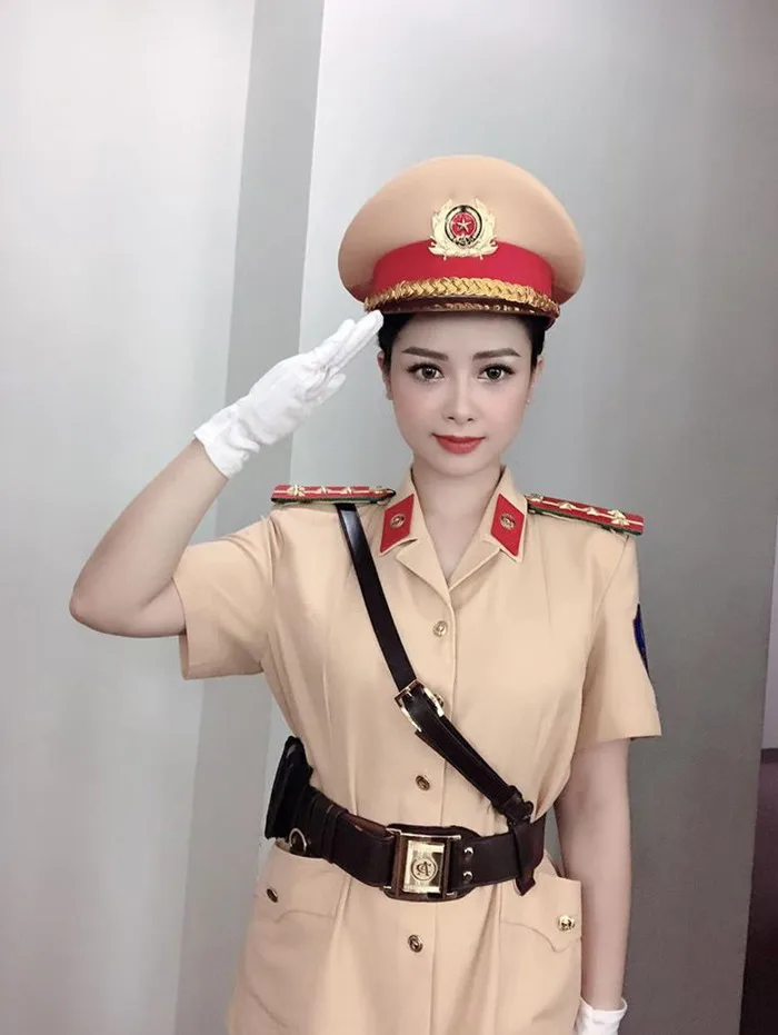 Hình Ảnh Nữ Công An Xinh Đẹp, Kiên Cường, Khí Chất