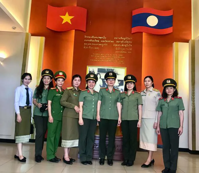 Hình ảnh nữ công an đẹp
