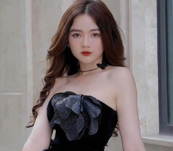 Hot girl ảnh thẻ ngày nào bị chê quê mùa, giờ sang chảnh với đồ cúp ngực