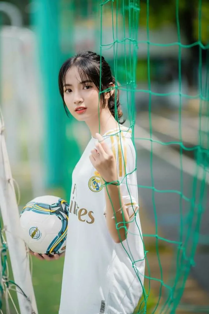 Bóng đá | Dễ thương, Hình ảnh, Girl xinh